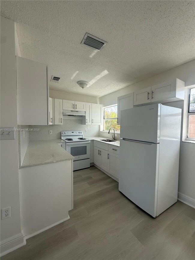 Foto del edificio - 5461 W 24th Ave