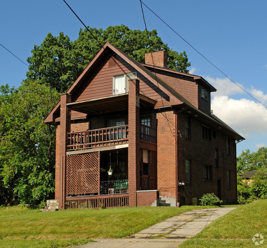 Building Photo - 1424 Elm St