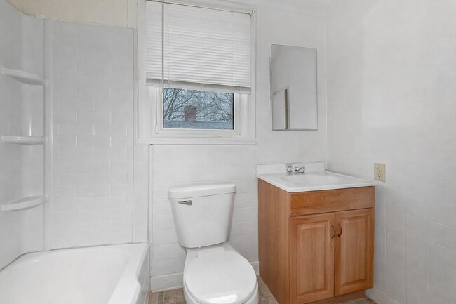 Foto del edificio - 851 W 25th St