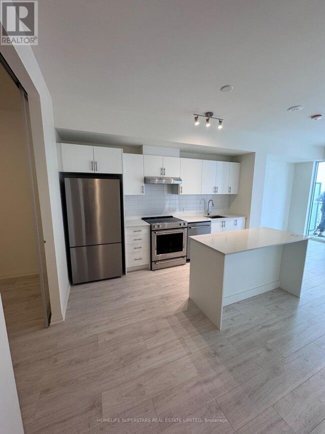 Building Photo - 8960 Jane St