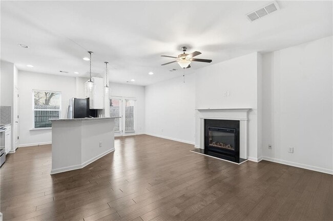 Building Photo - 4912 Longview Walk