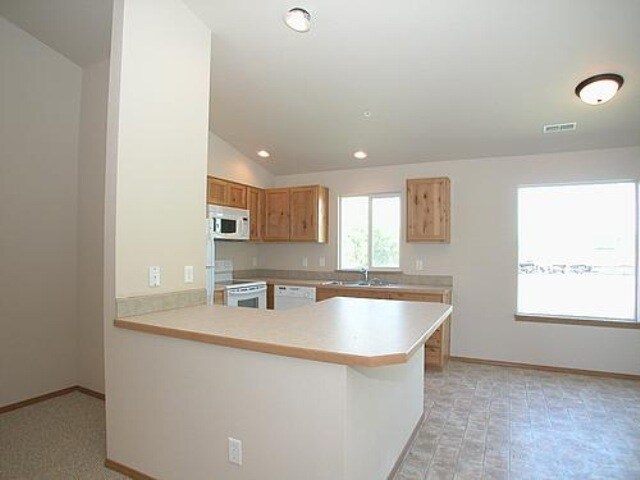 Interior 2 - 45 S White Oak Ln