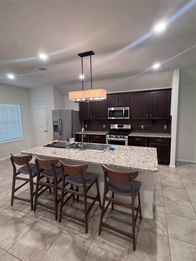 Foto del edificio - 737 Montclair Mist Ln