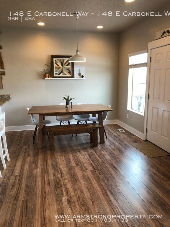 Foto del edificio - 148 Carbonell Way