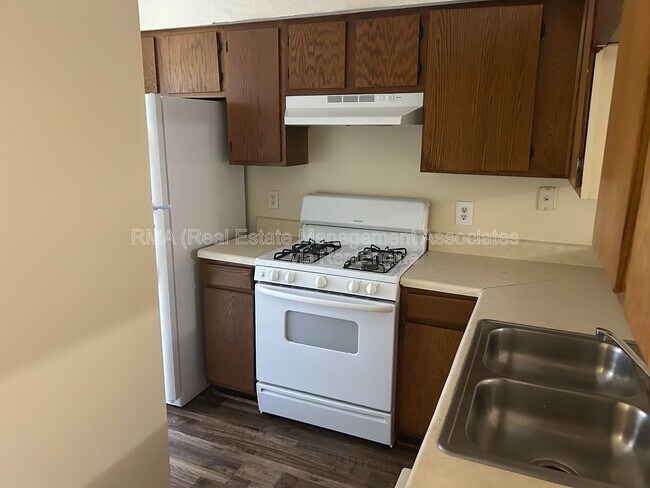 Foto del edificio - 105 Westwind Ct
