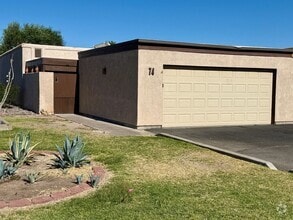 Building Photo - 11367 S Phoenix Dr