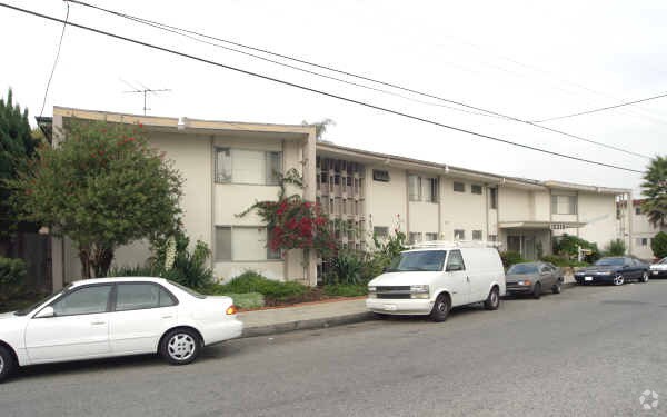 Building Photo - The Duquesne Apartments