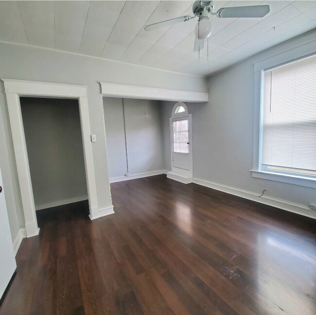 Foto del edificio - 1105 E 5th St