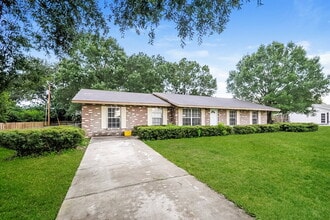 Building Photo - 3412 Groveview Dr