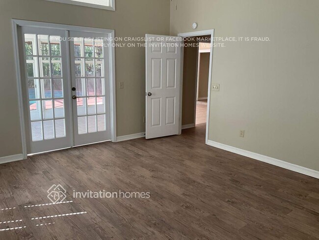 Foto del edificio - 842 Shriver Cir