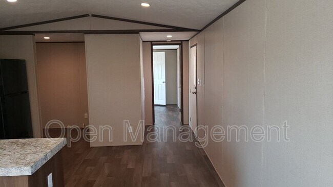 Foto del edificio - 120 Terry Blvd