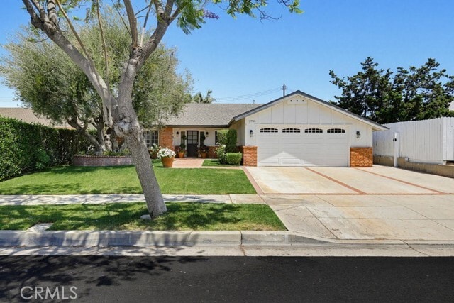 Building Photo - 2705 E Jacaranda Ave