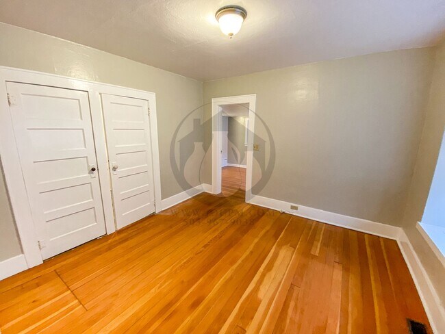 Foto del edificio - Cute Bungalow in NE Salem - Available Now