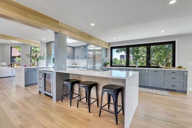 Foto del edificio - 590 S Harrison Ln