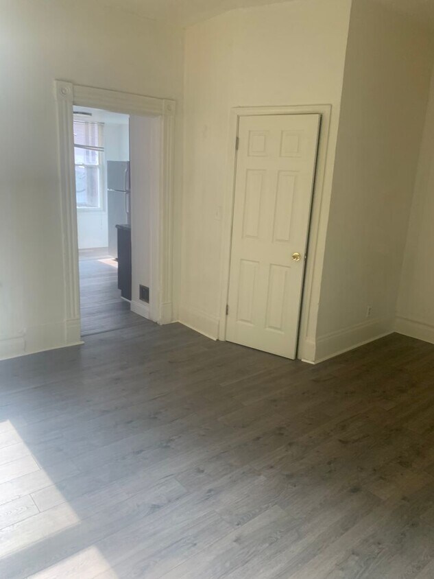 Foto principal - 4 bedroom house 2 bathrooms