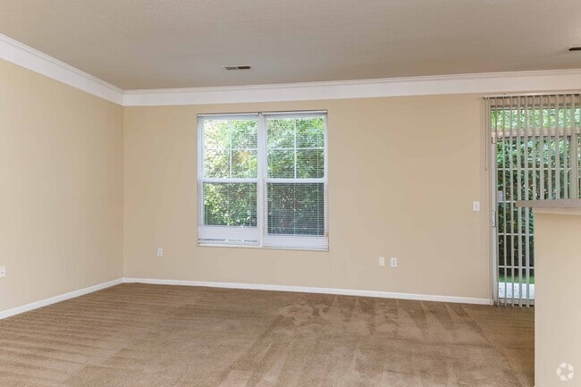 1BR, 1BA - 796SF - Living Room - Gorden Farms