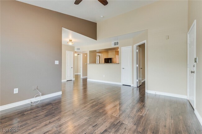 Foto del edificio - 7255 W Sunset Rd