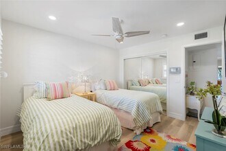 Building Photo - 1910 Gulf Shore Blvd N