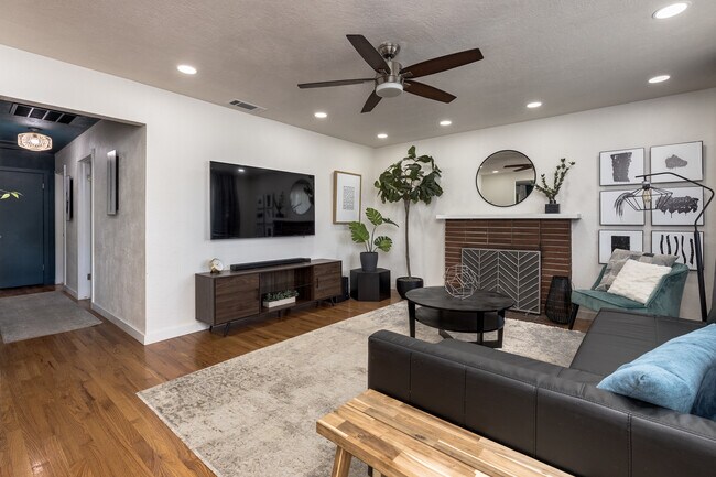Building Photo - 2543 El Paso Way
