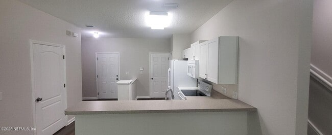 Building Photo - 1573 Biscayne Bay Dr
