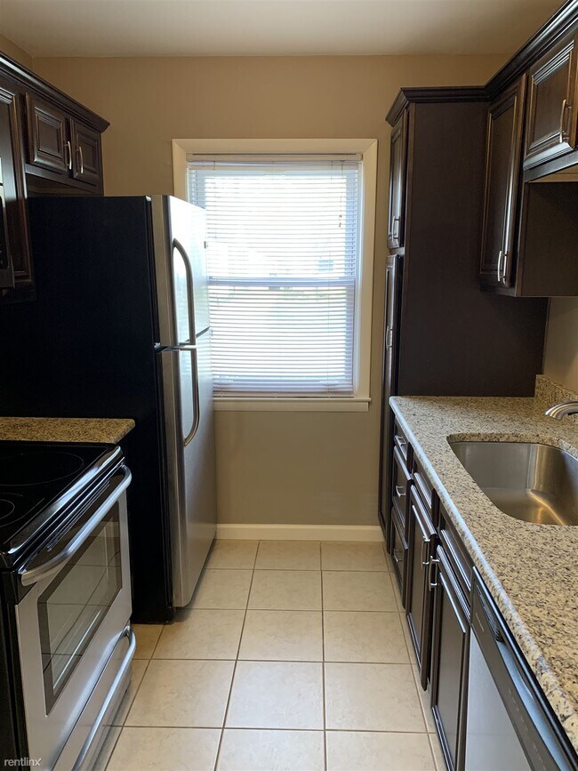 Foto del edificio - 3 br, 2 bath House - 3323 Ravena Avenue