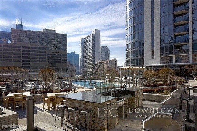 Building Photo - Studio, 1 bath Condo - 216 East Ontario St...
