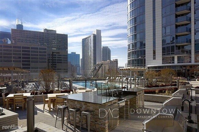 Foto del edificio - Studio, 1 bath Condo - 216 East Ontario St...
