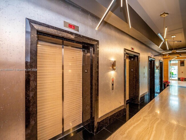 Foto del edificio - 950 Brickell Bay Dr