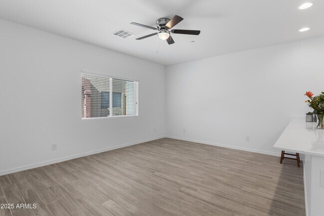 Building Photo - 15636 N 29th St