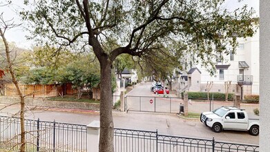 Interior Photo - THIRTY377