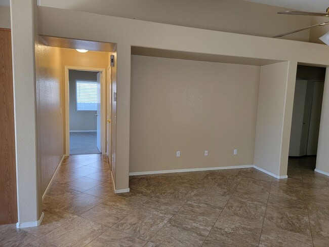 Building Photo - 3 Bed 2 ba Single Level in Springer Ranch