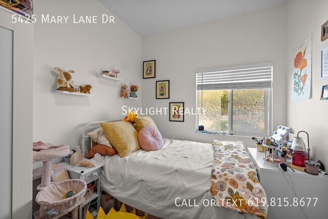 Foto del edificio - 5425 Mary Ln Dr