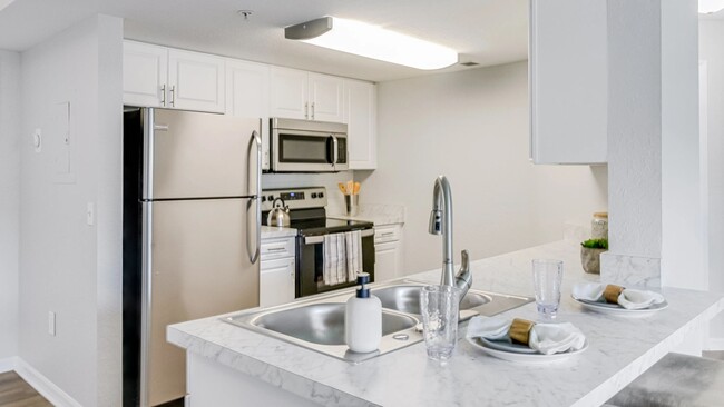 Delight in our renovated kitchen options. - Somerset Palms