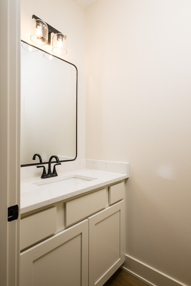 Foto del edificio - 807 Bridgeview St