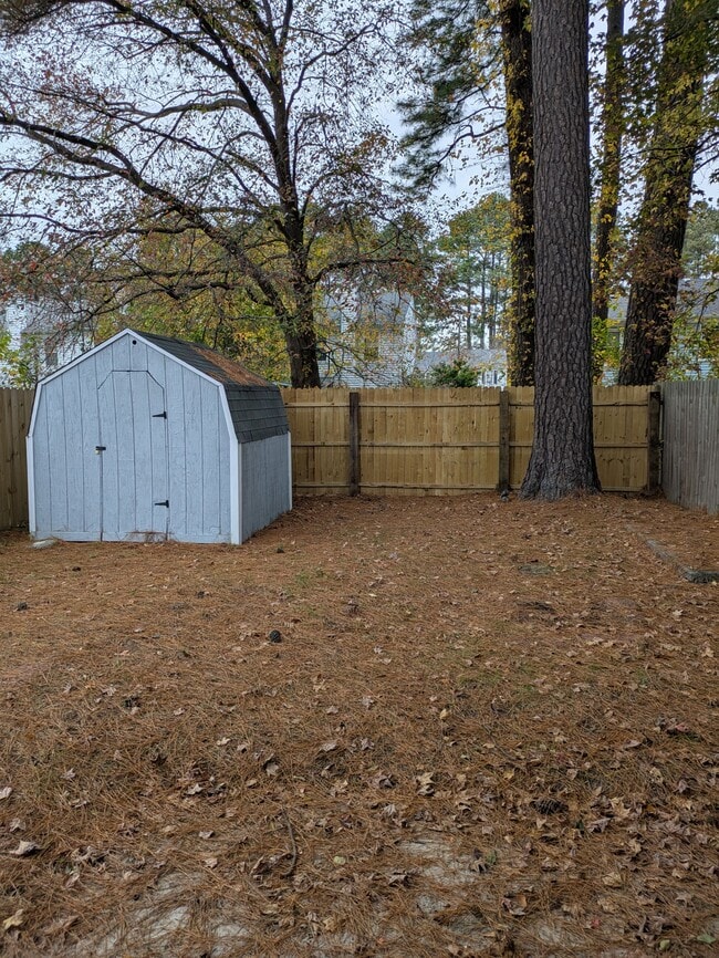 Building Photo - 5626 Carisbrooke Ln