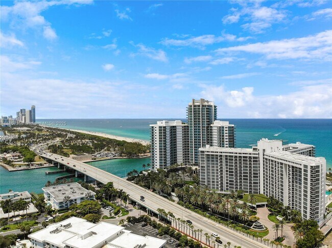 Building Photo - 10275 Collins Ave