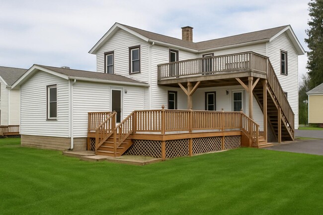 Building Photo - 10 Mechanic St