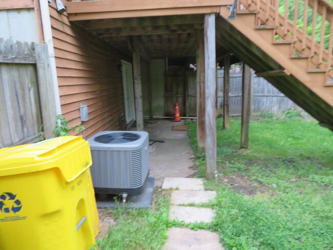 Building Photo - 1381 Hazel Nut Ct