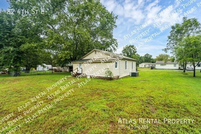 Building Photo - 82 4th St E