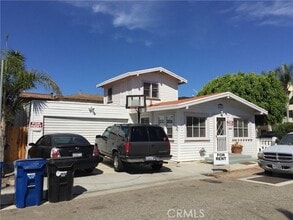 Building Photo - 1085 Loma Dr