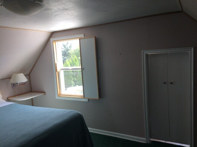 Bedroom - 1290 Elmore Ave