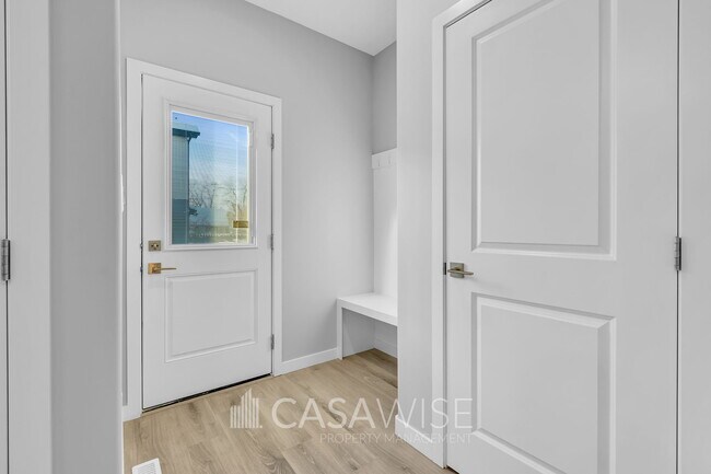 Photo du bâtiment - 10248-10157 157 St NW