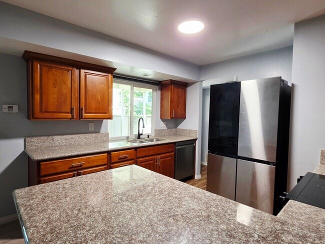 Foto del edificio - Updated 3 bed 2.5 bath home in Playmor – The Heart of UTC!