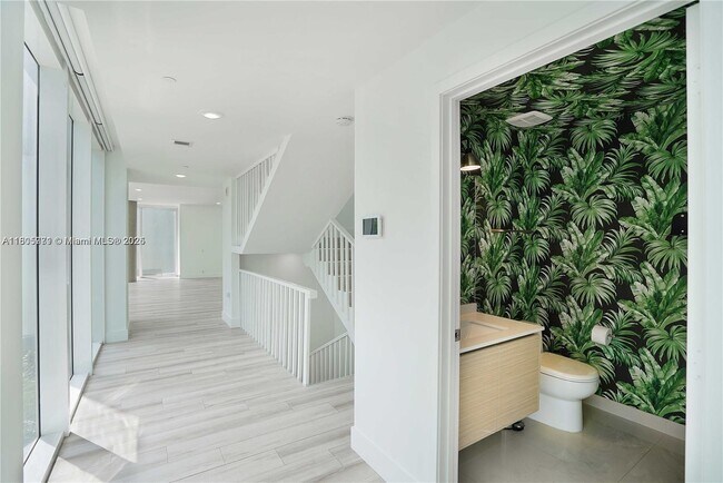 Foto del edificio - 600 NE 27th St
