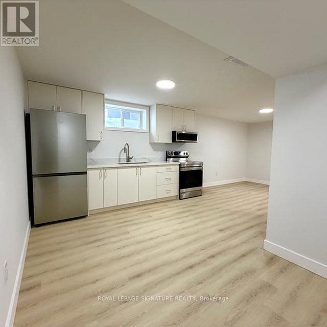 Building Photo - 293 Glebemount Ave