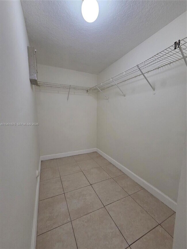 Building Photo - 1251 SE 29th St