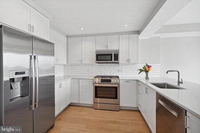Building Photo - 925 N Fairfax St