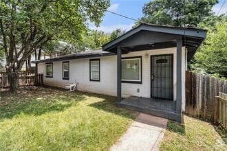 Building Photo - 814 Humphries St SW