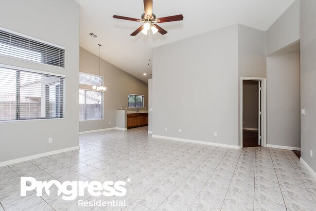 Foto del edificio - 14510 N 87th Ave