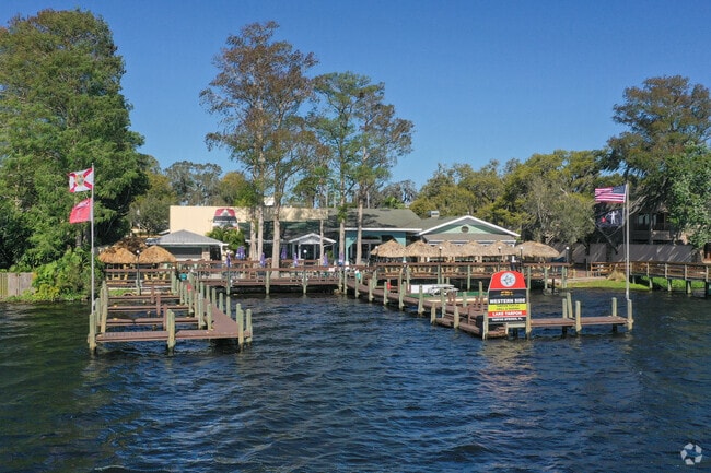 Building - Waterfront Boat Docks - 1513 Lake Tarpon Ave
